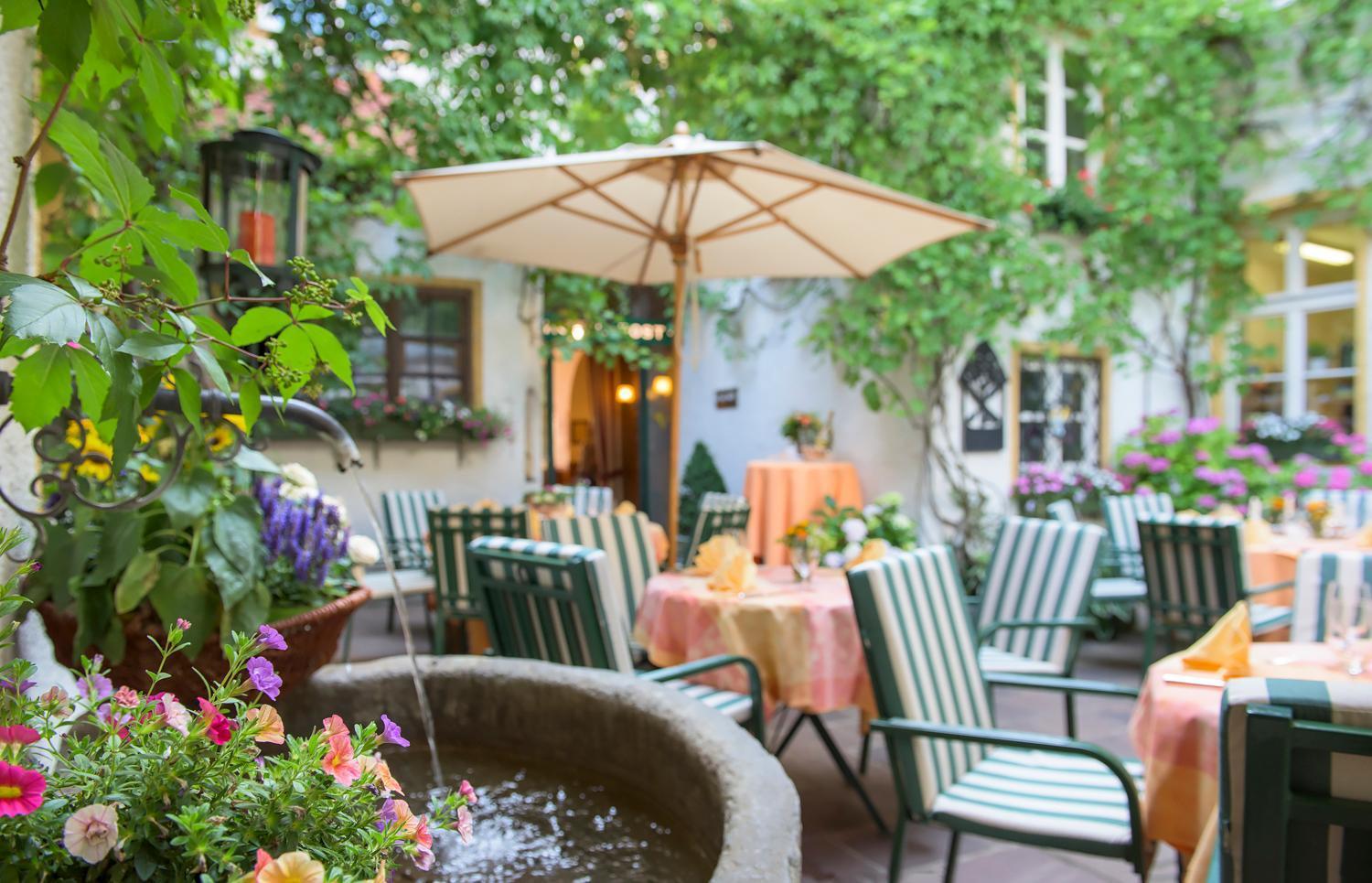 Romantik Hotel Zur Post Fuerstenfeldbruck Exterior foto